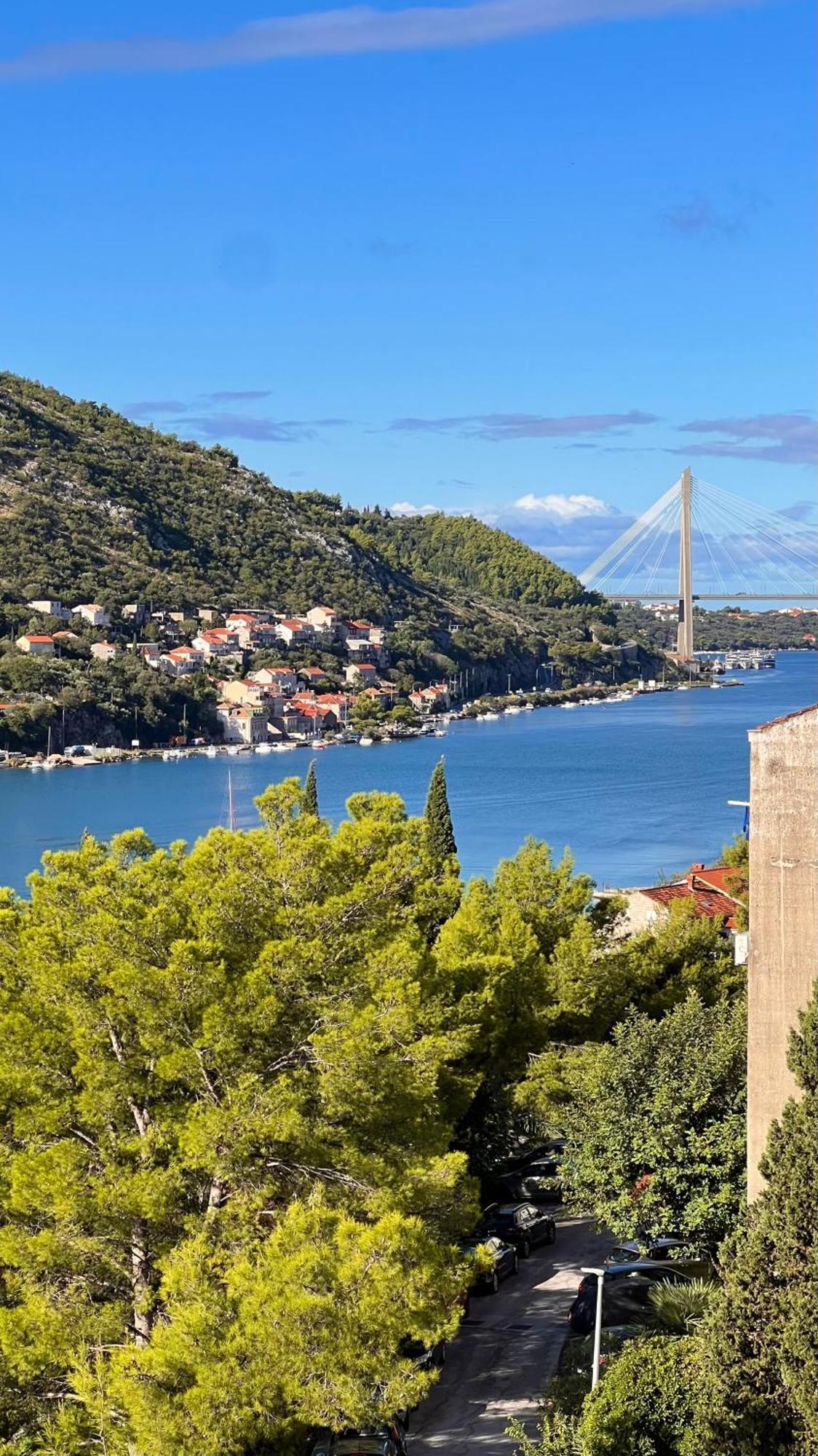 Apartman Bright & Sunny Two Bedroom