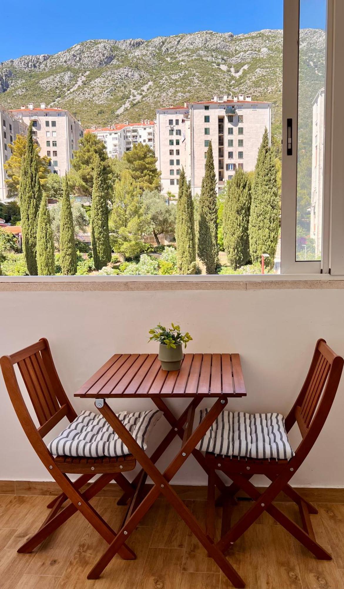 Apartment Bright & Sunny Two Bedroom *